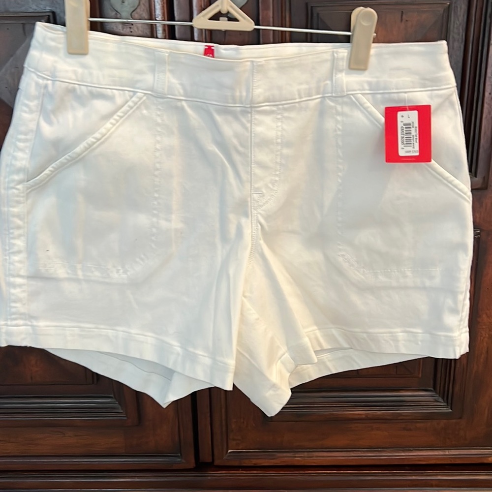 Spend chino shorts